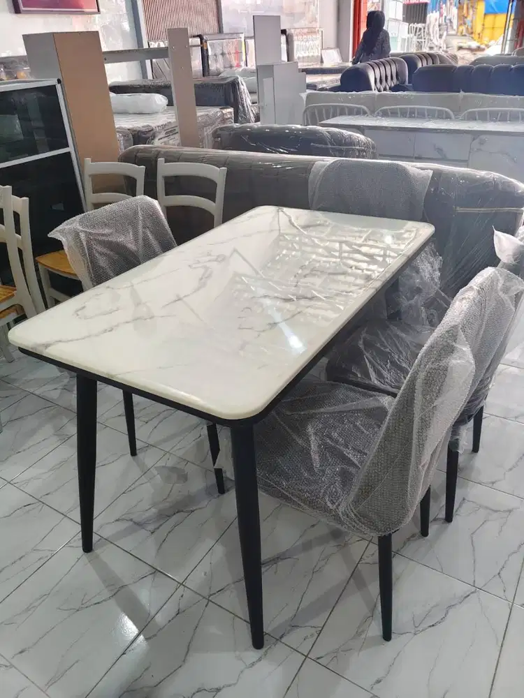 meja makan marmer kursi 4 set