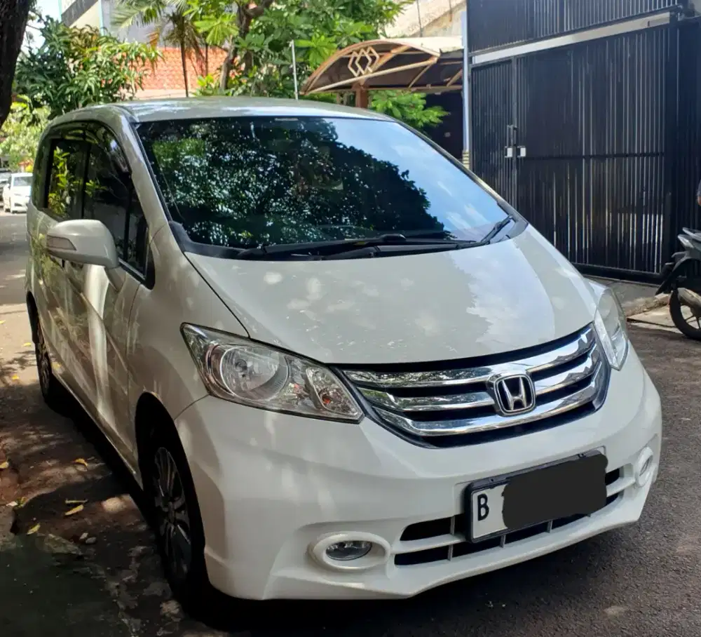 Km 73 rb! Honda Freed Last edition 2015