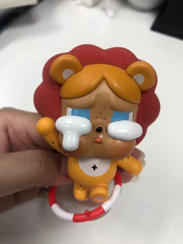 Popmart figure crybaby