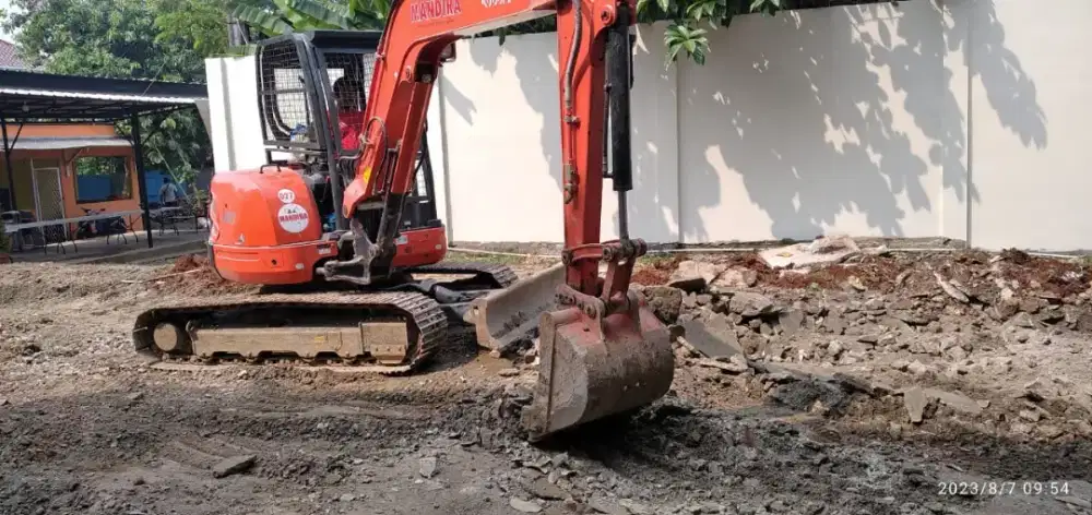 Dumptruck index 7m³ excavator pc 75 wales 8 ton