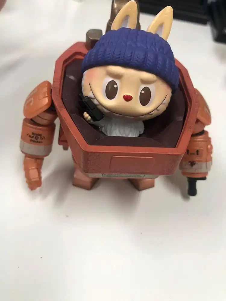 Popmart figure alien