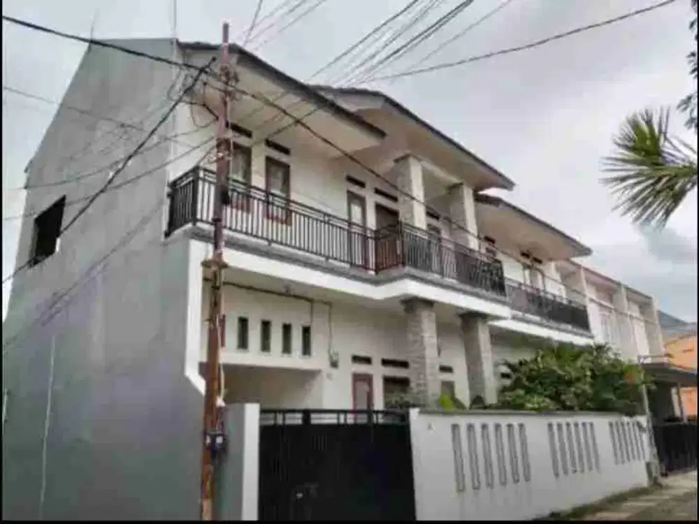 Rumah dalam Komplek Santunan Jaya jatiwaringin pondok gede