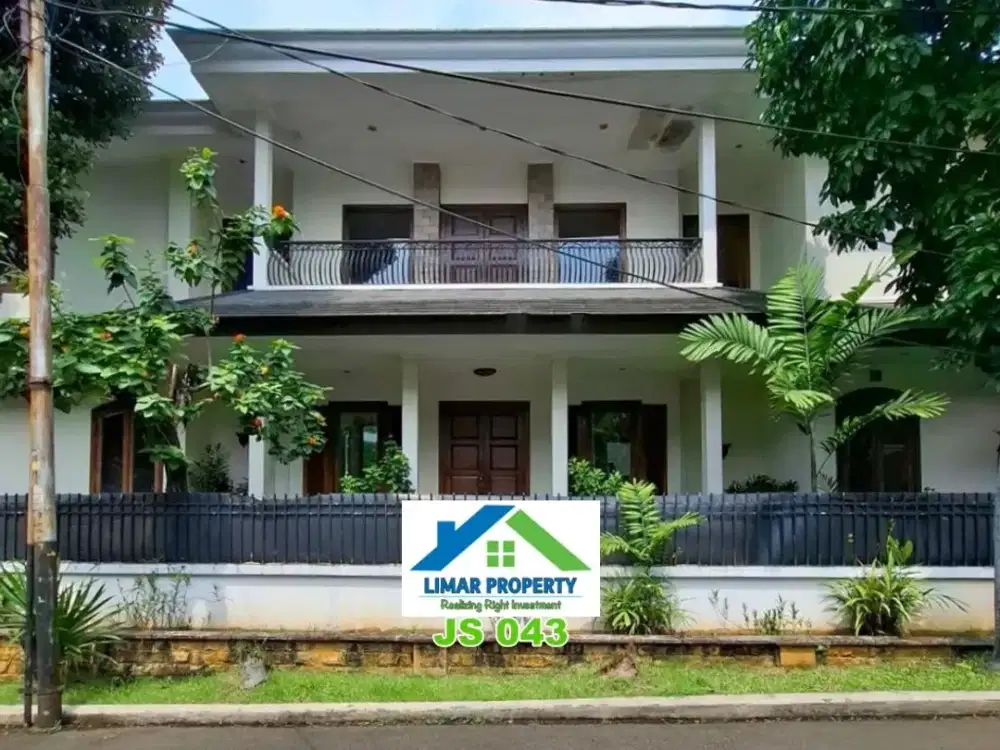 Rumah Cozy Dengan Private Pool di Lokasi Cozy Patra Kuningan, Jakarta