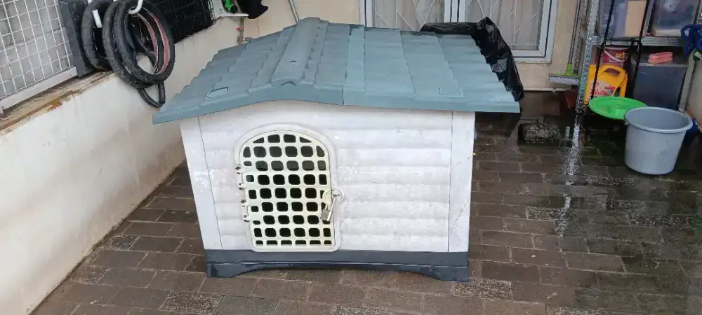 Kandang Anjing dari plastik