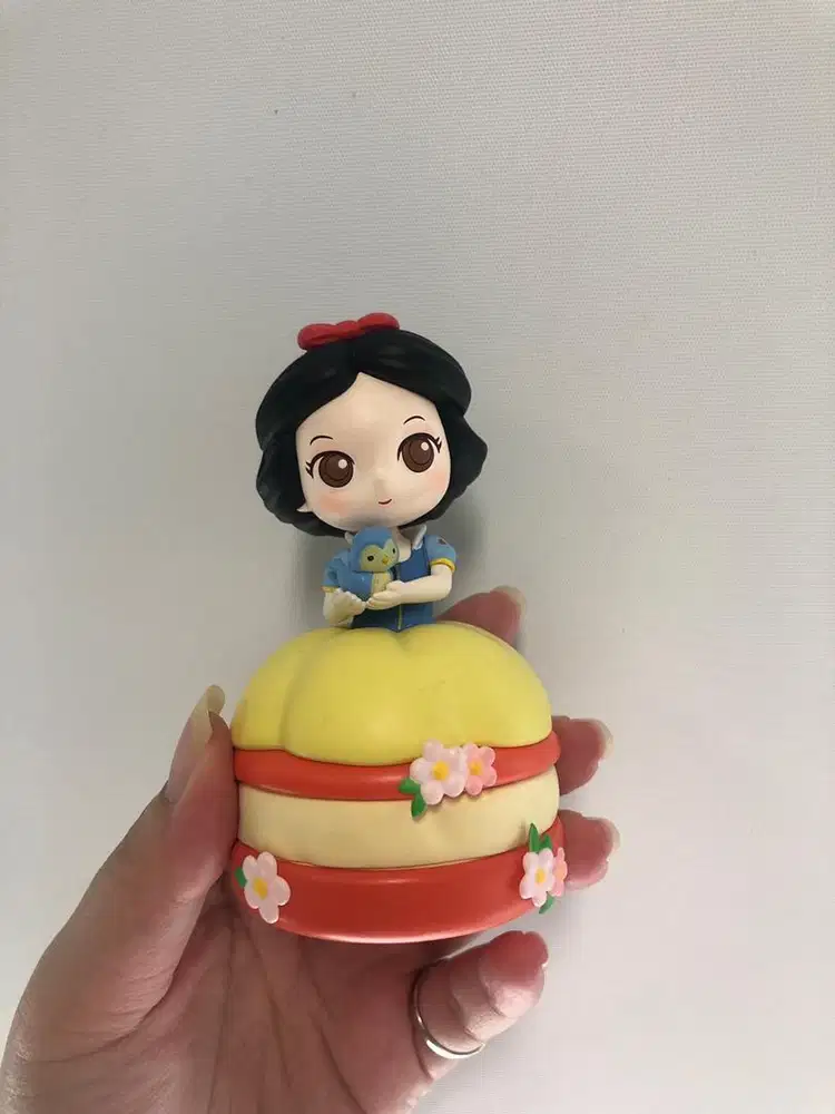 Figure disney snow white