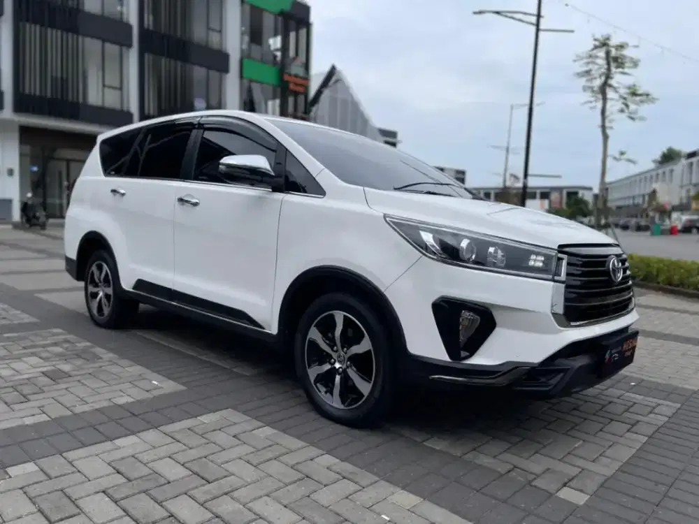 TOYOTA VENTURER DIESEL AT 2022