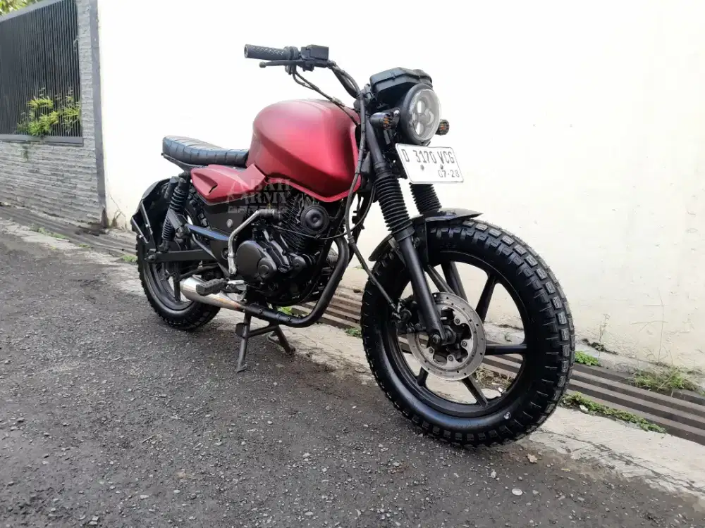 Custom Scrambler basic Pulsar 180 caferacer japstyle bobber modif