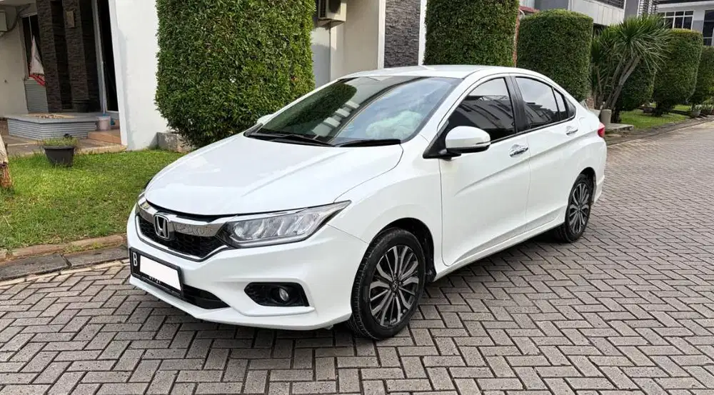 Honda City E CVT 2017 Putih Mutiara Rawatan (Ex DOKTER)