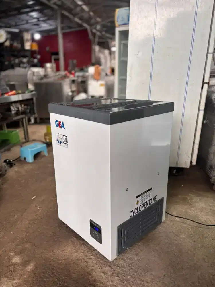 CHEST FREEZER SLIDING
Merk gea
Model SD103
Kapasitas103 liter
Like new