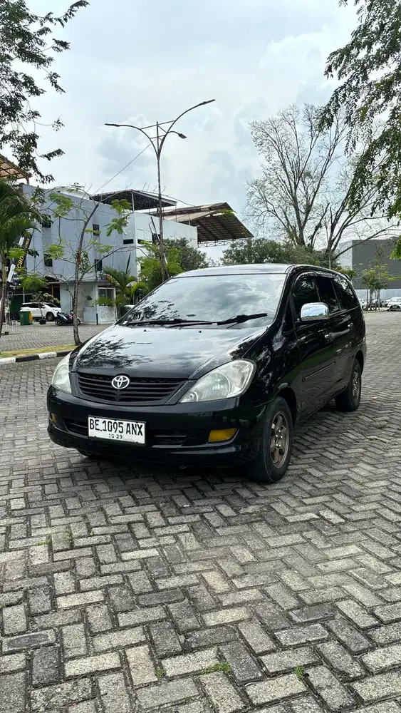 Toyota Kijang Innova 2005 Bensin