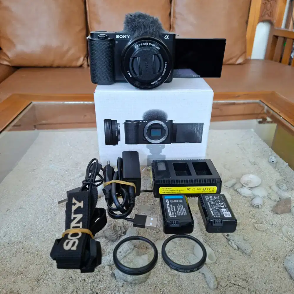 SONY ZV-E10 KIT 16-50mm LIKE NEW! Tangan Pertama + Banyak Bonus
