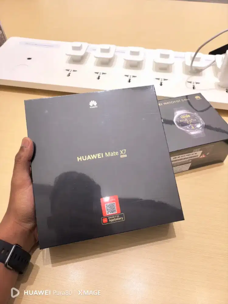 Huawei Mate X7 Bisa langsung di bawa pulang