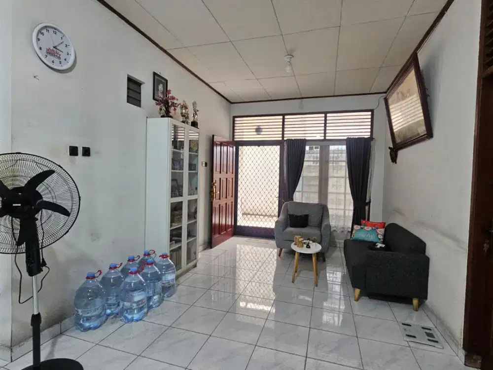 Dijual Rumah 3 Lantai Bebas Banjir Bisa KPR Bank di Tanjung Duren Jakarta Barat