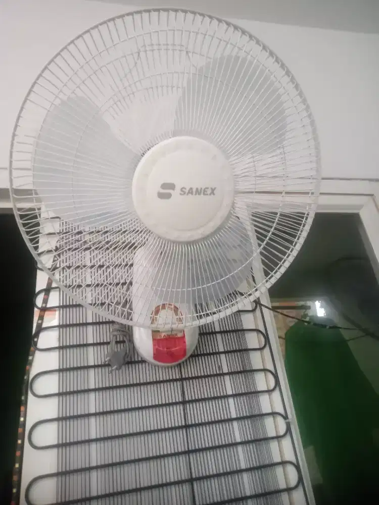 Kipas angin dinding 16 inch merk sanex normal siap pakai nego tipis