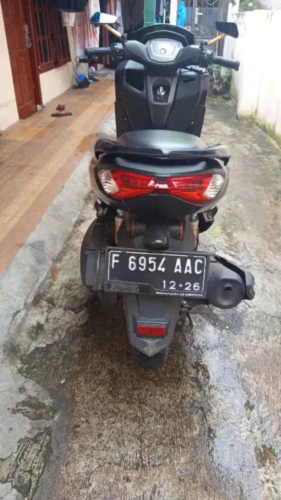 Jual motor nmax 2021 abs murah km rendah