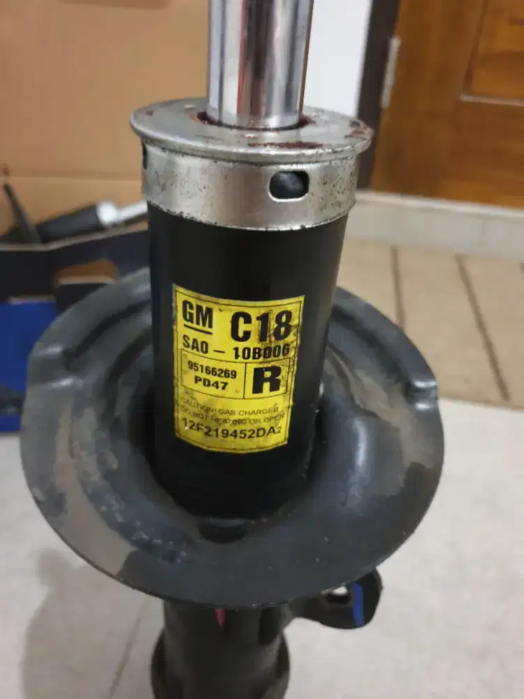 Shock Breaker Original Copotan Chevrolet Captiva (Kanan)