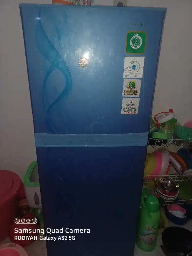 di jual kulkas 2 pintu  merek sharp