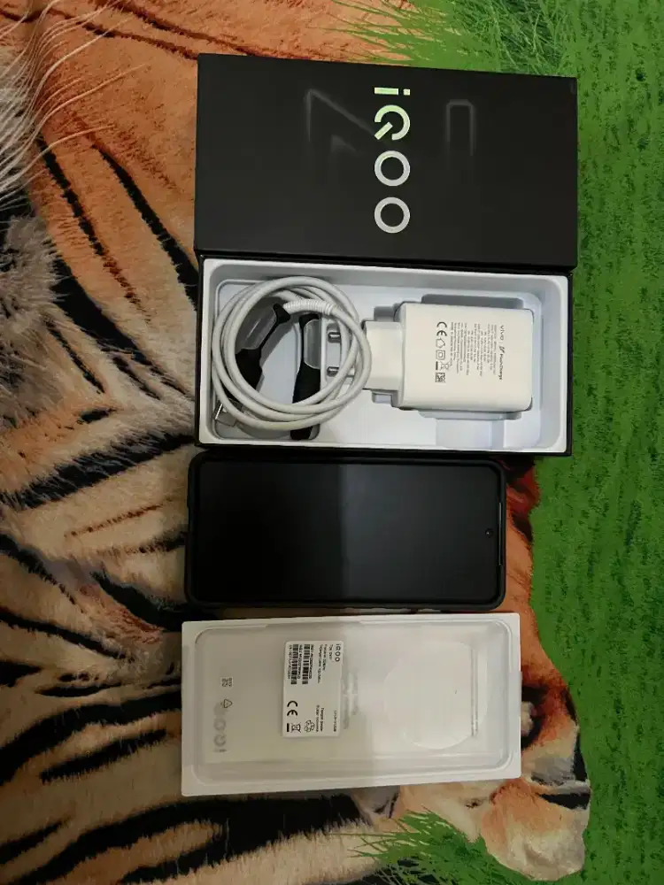 Iqoo z10 5g 12/512 fullset garansi on