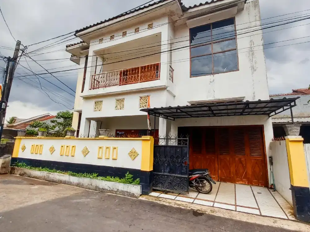 Rumah Dalam komplek BDN jatiwaringin