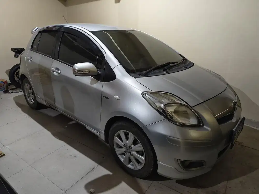 Yaris J Manual 2011