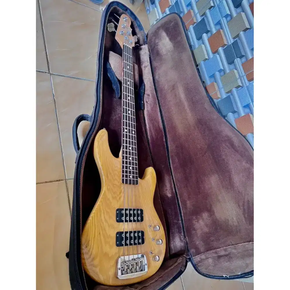Bass GnL L2500 Like New, G&L L2500