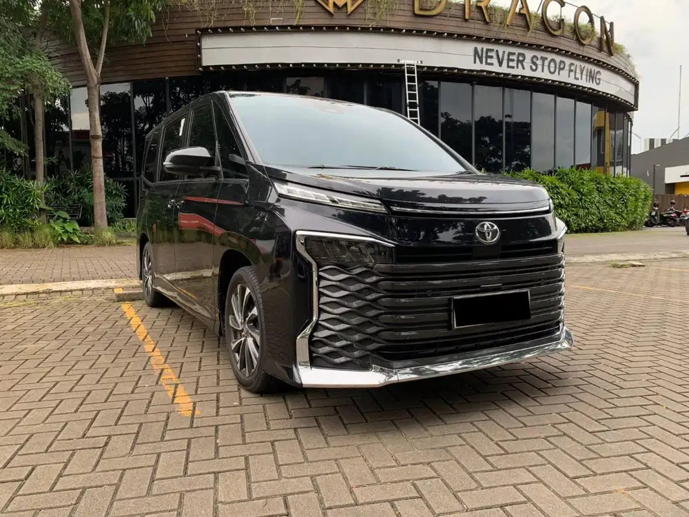 SIAP MUDIK!! TOYOTA VOXY 2.0 AT MATIC 2023 HITAM