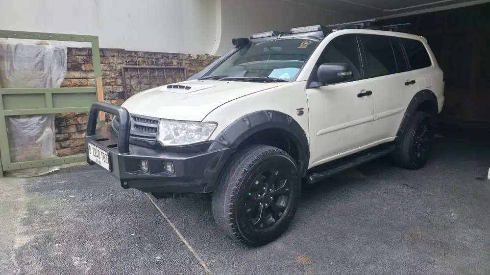 2014 Mitsubishi Pajero Sport 2.4 Dakar 4X2 SUV