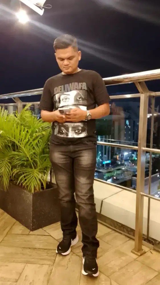 Saya sedang mencari pekerjaan supir pribadi