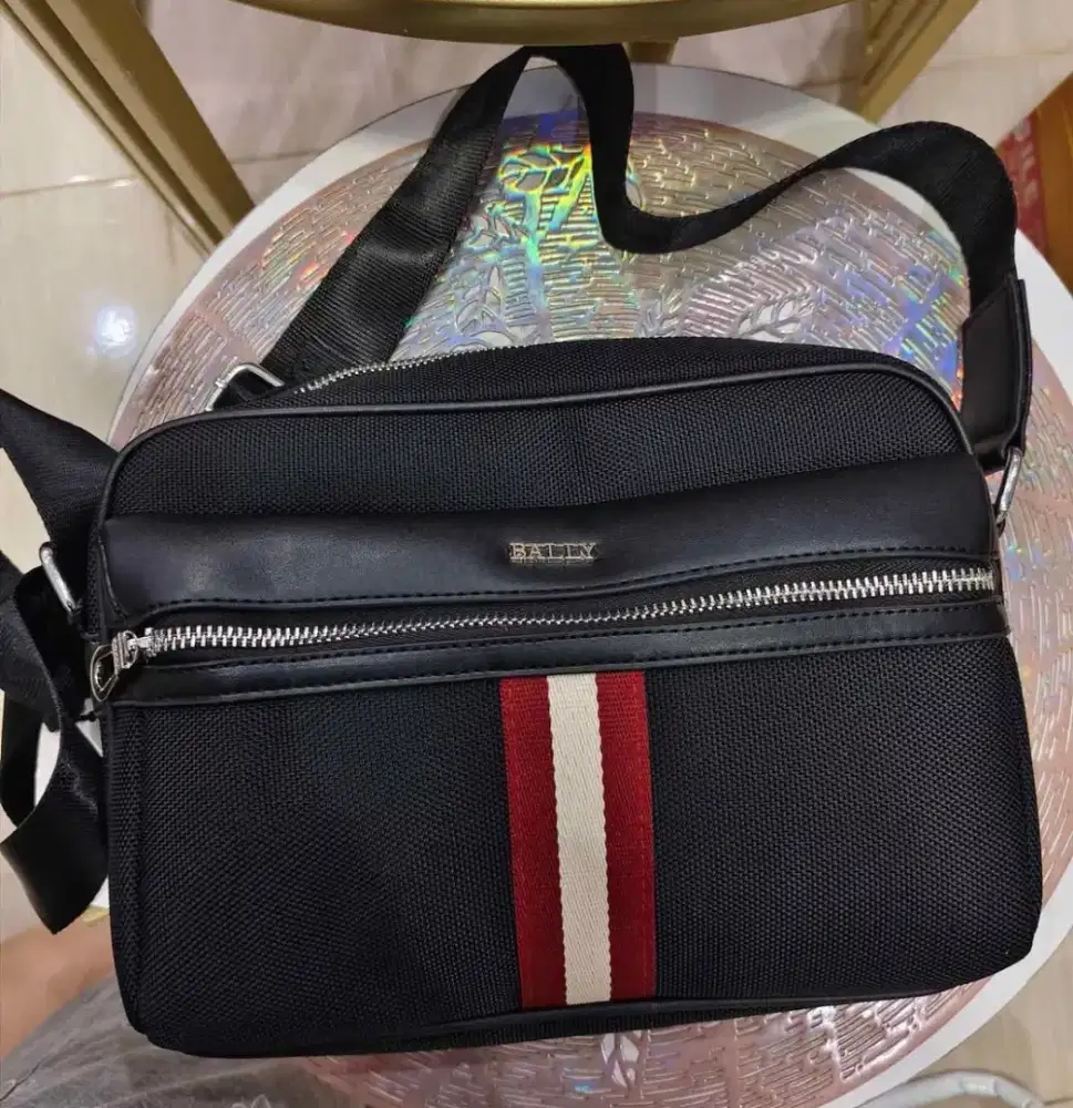 Tas Selempang Bally