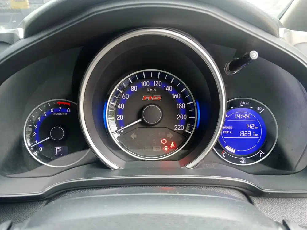 HONDA JAZZ RS CVT 2015