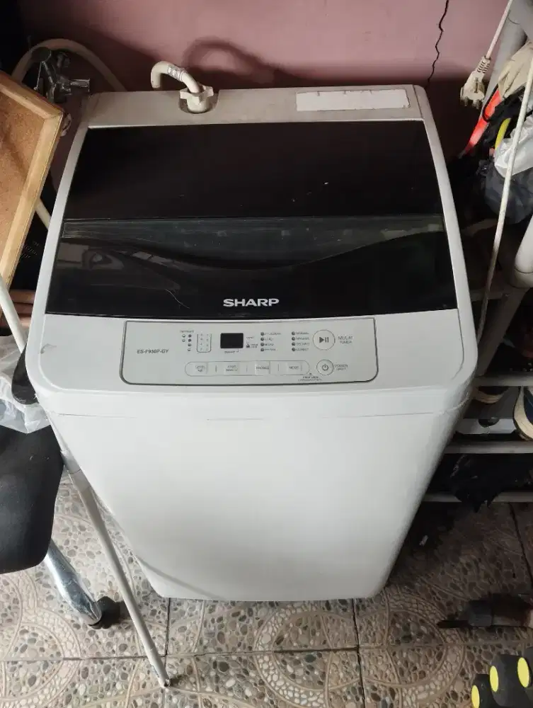 Mesin cuci merk Sharp seri ES-F950P-GY. 