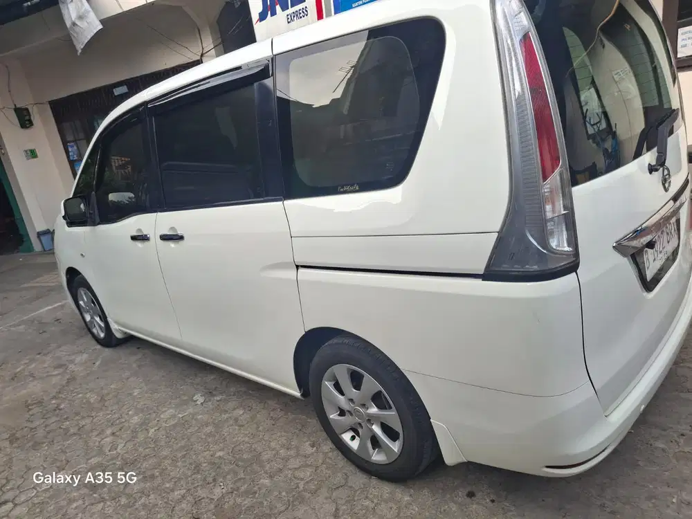 Nissan Serena 2013 Bensin