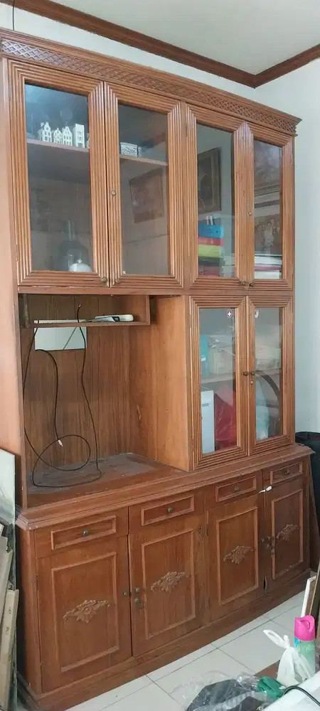 Lemari Jati TV dan Buku