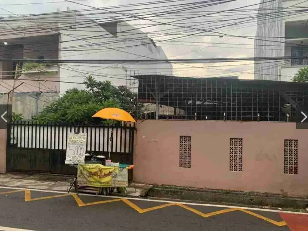 Dijual Rumah tua 1 lt 12 x 28 m2 di Tanjung Duren Timur lt 336 m2 lb 158 m2 ada 5 kt 4 km Shm hadap Timur,  butuh renovasi total utk Usaha rumah kos kosan, Dekat Cp Mall dll