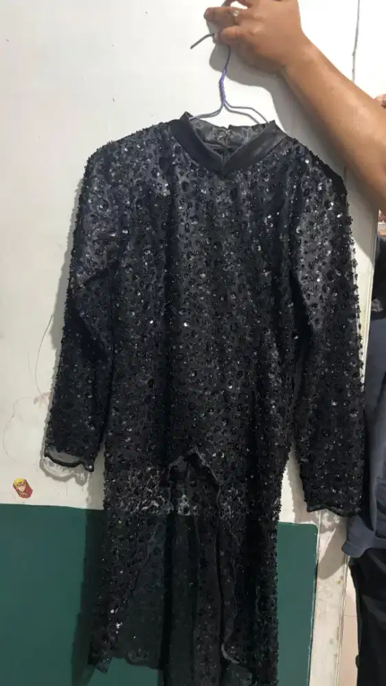 Kebaya Payet modern hitam