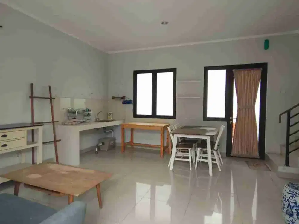 Disewakan rumah siap huni semi furnish cluster burgundy