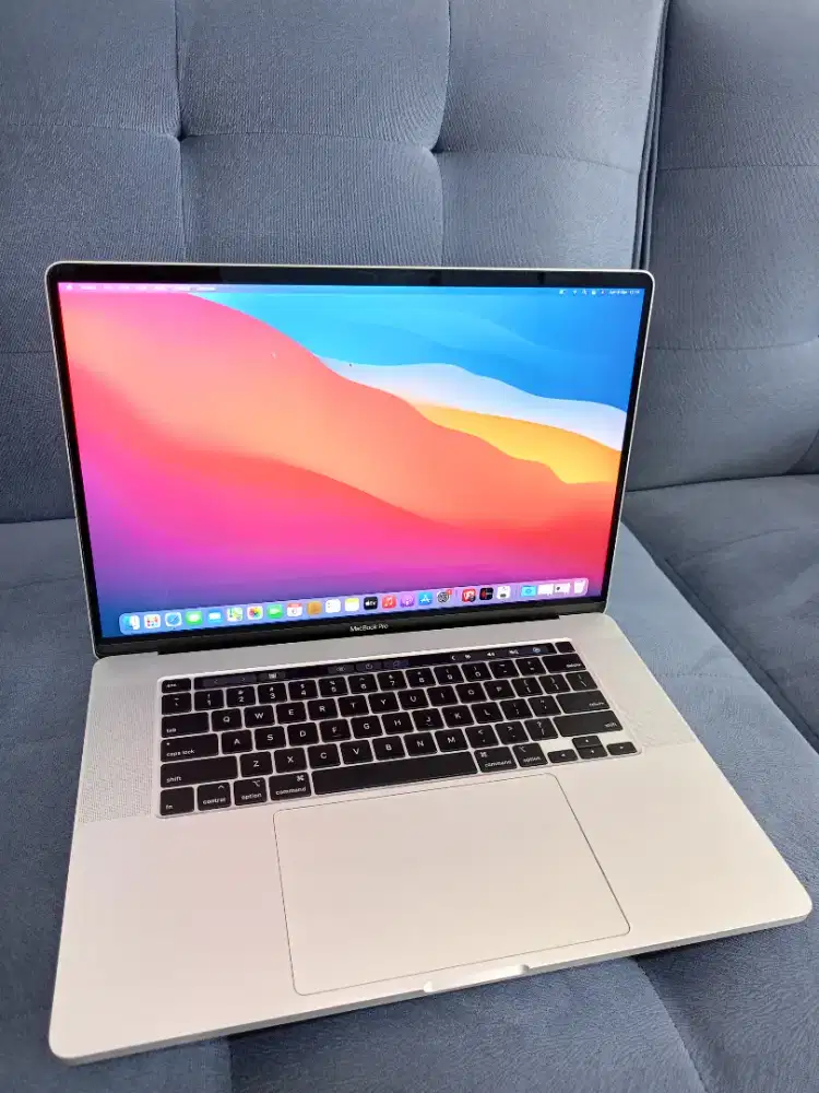 MACBOOK PRO TOUCHBAR 2019 16 INCH I7 16/512 SILVER