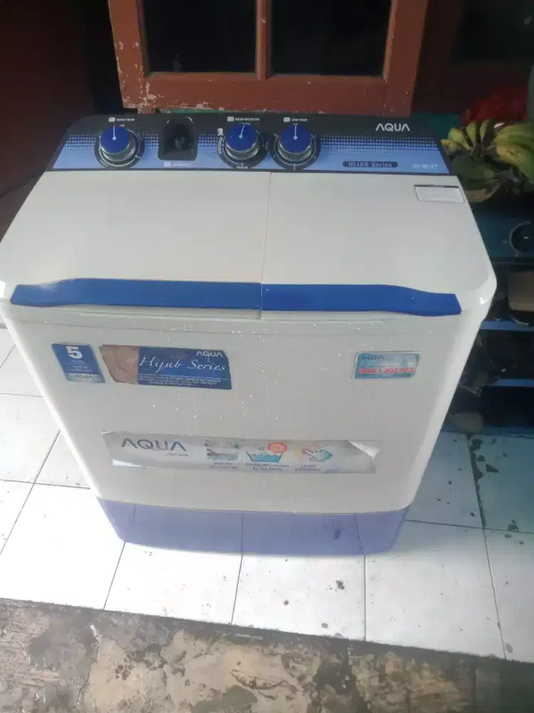 Mesin cuci 2 tabung aqua
