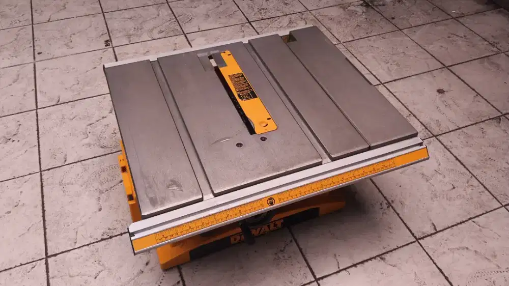 Mesin Table Saw DWE 7470 - B1