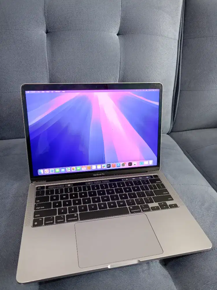 MACBOOK PRO TOUCHBAR 2020 CHIP M1 13 INCH 8/512 GREY