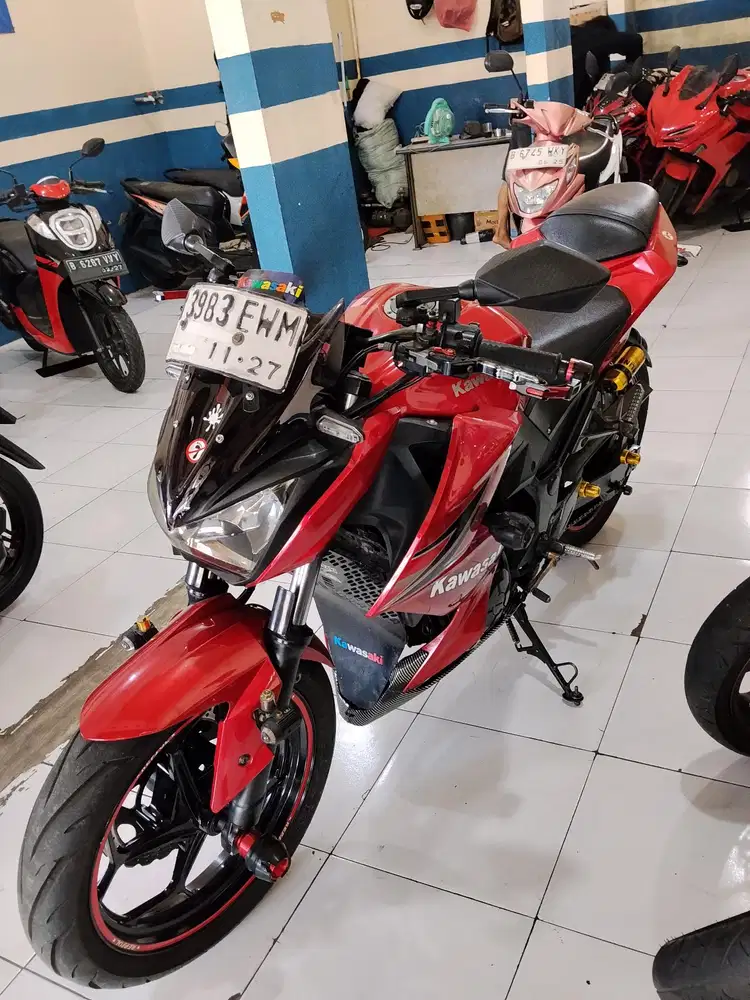 Jual cepat Kawasaki ninja Z250 2013 super gres siap pakai