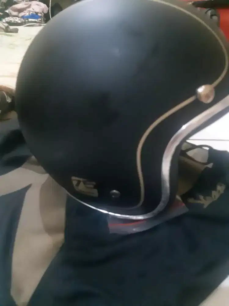 Helm vespa special aniv 75