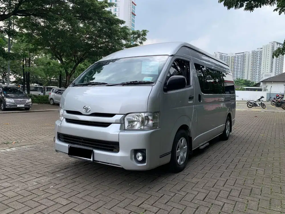 DP 60JT // HIACE COMMUTER 2019 MT