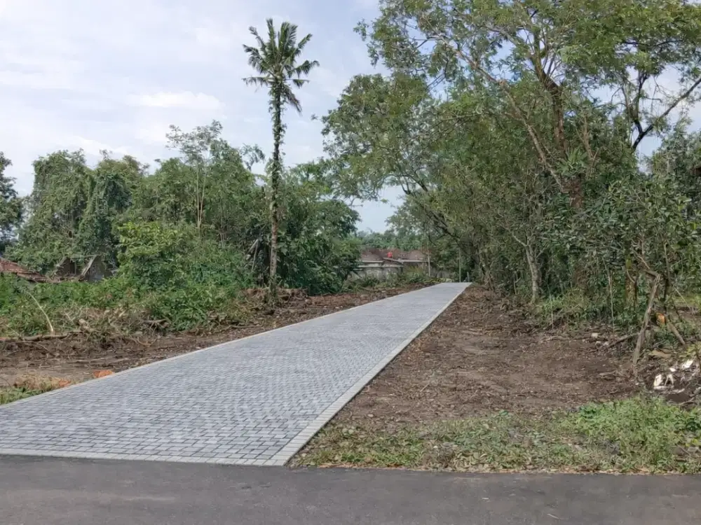 Tanah Sleman Timur, Dekat Exit Tol Tirtomartani