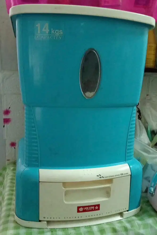 tempat beras lion star 14kg