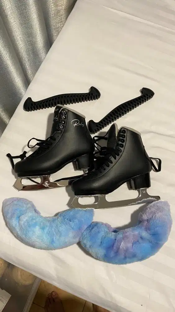 SEPATU ICE SKATING GRAFF RUBY COWOK