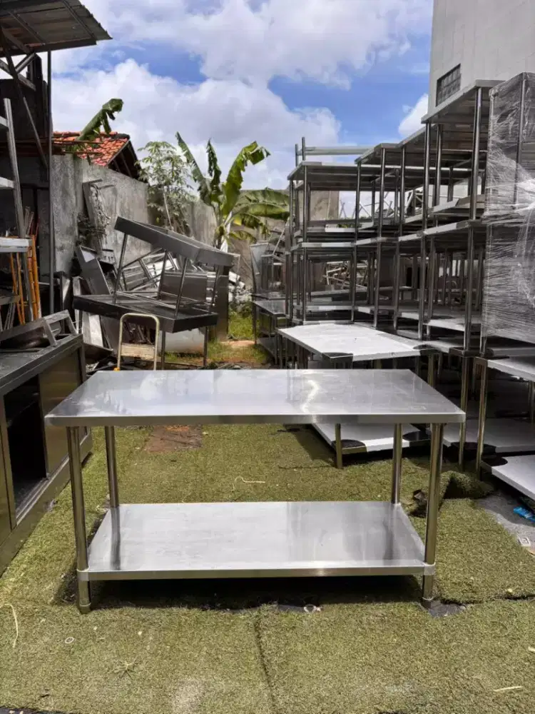 MEJA PREPARE 2 SUSUN

Ukuran 150x70x85

Harga 2.650.000