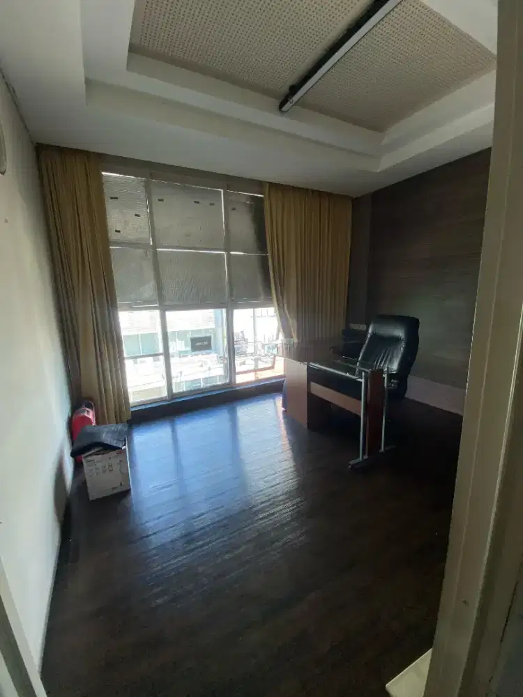 STRATEGIS RUKO 4 LANTAI SIAP PAKAI DI MANYAR SURABAYA DEKAT MERR ITS