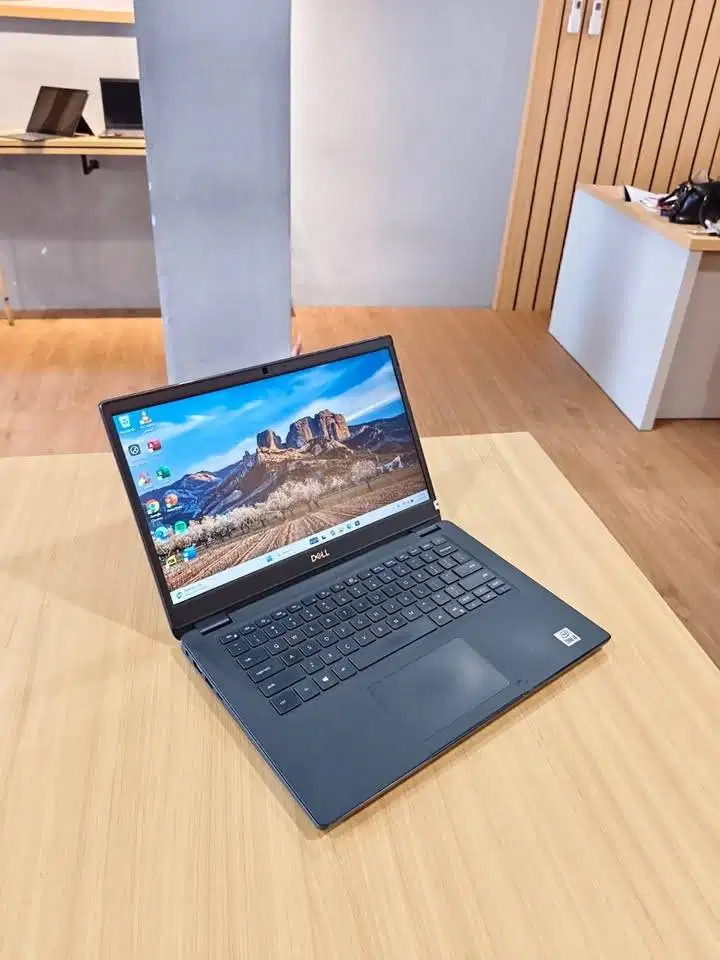 Laptop Dell Latitude 3410 Core i3 Gen 10 Ram 8GB SSD Ngebut