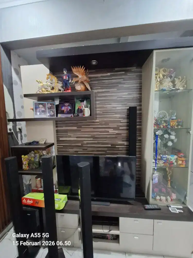 Lemari Tv hias Bekas